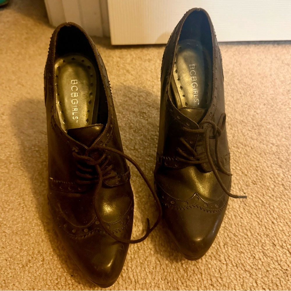 BCBG Tosca Genuine Leather Brown Lace Booties